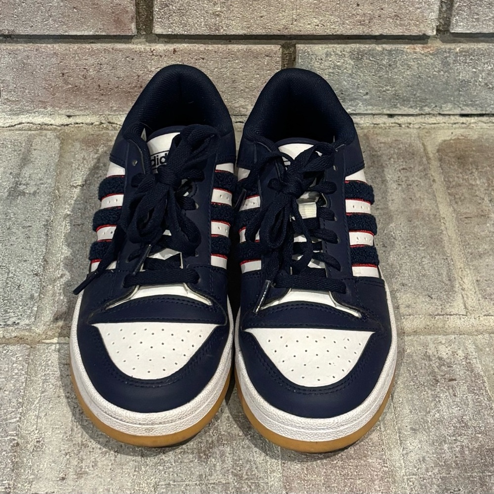 Adidas Kids 4.5 /womens 6 Navy and White Sneakers with Gum Sole